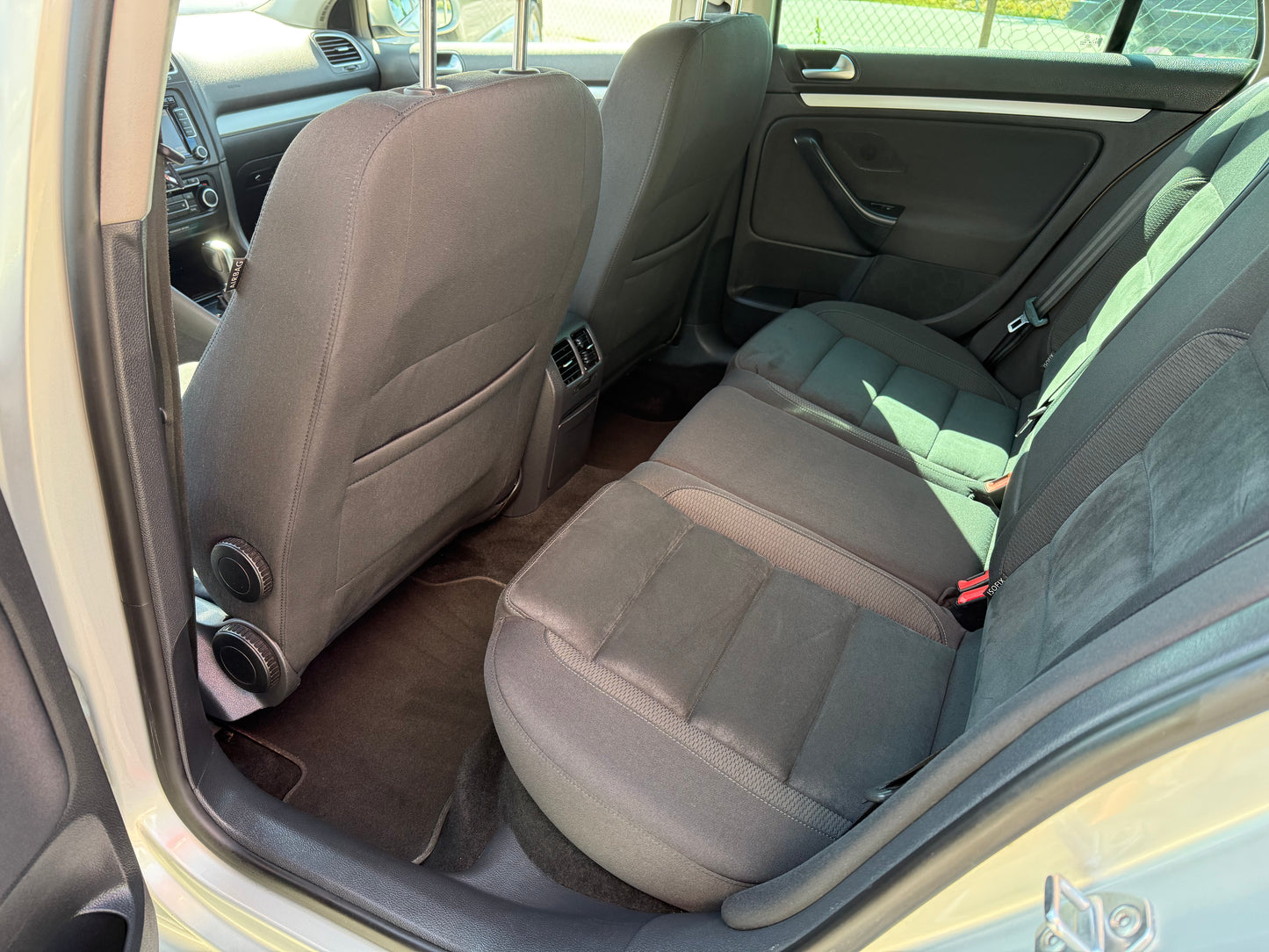 Volkswagen Golf VI 1.6 TDI DSG Combi