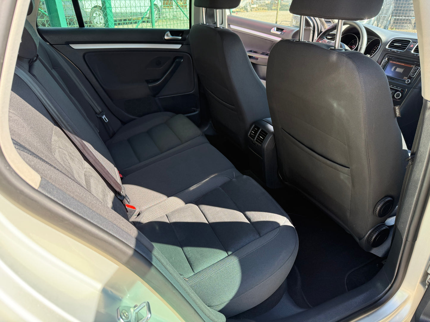 Volkswagen Golf VI 1.6 TDI DSG Combi